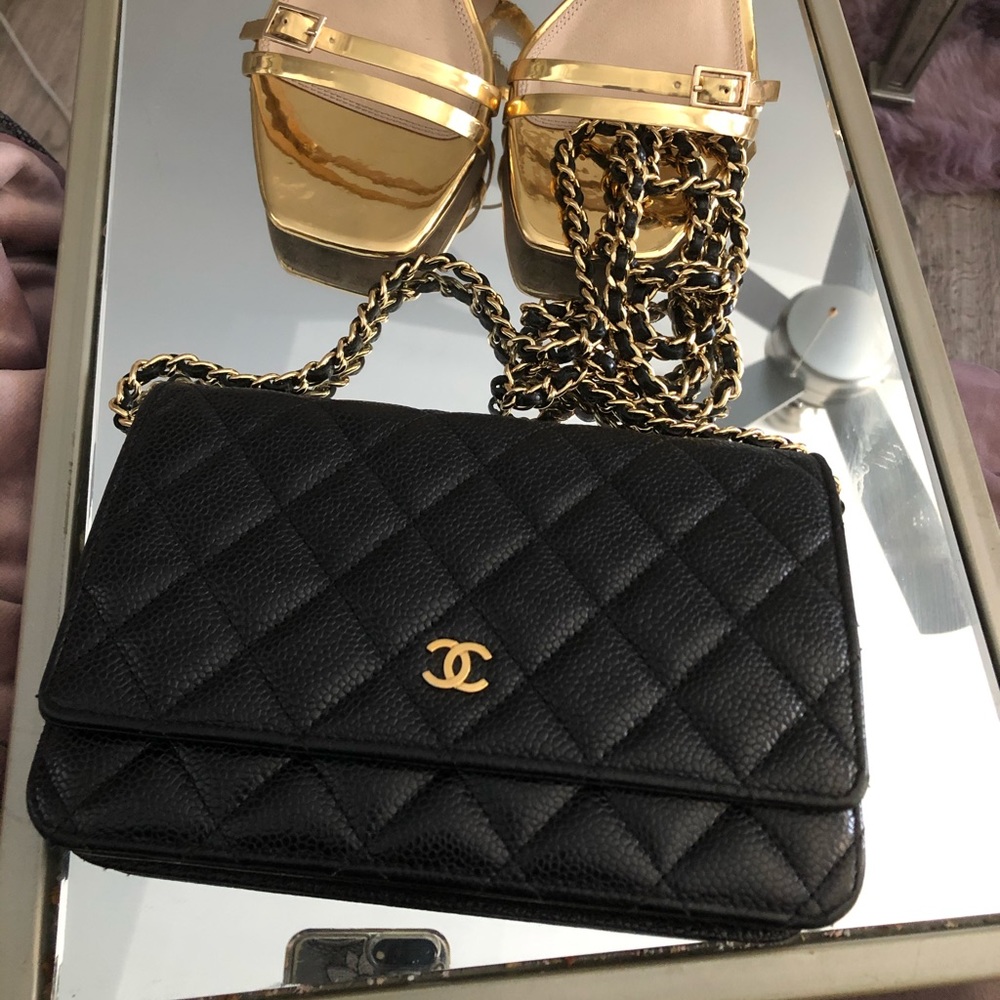 Chanel Caviar Wallet On A Chain (WOC)